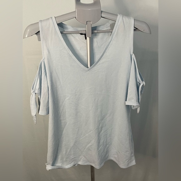 Light Blue white stripes Cold Shoulder Top size‎ medium - Picture 1 of 10